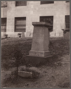 Boston, Old Granary Burying Ground grave of Paul Revere