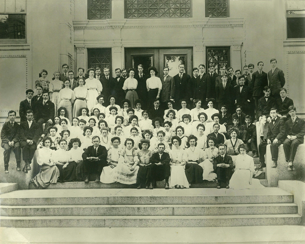 Lawrence High School, class of 1907