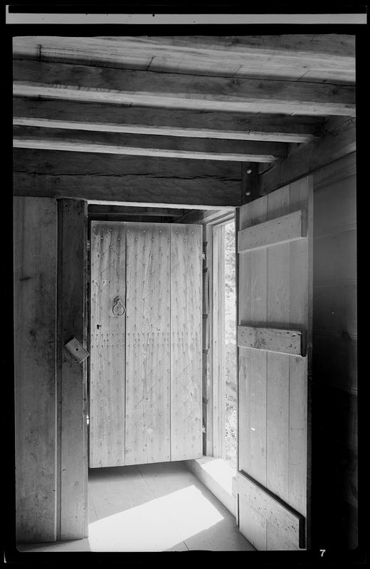 Pioneer Village, door