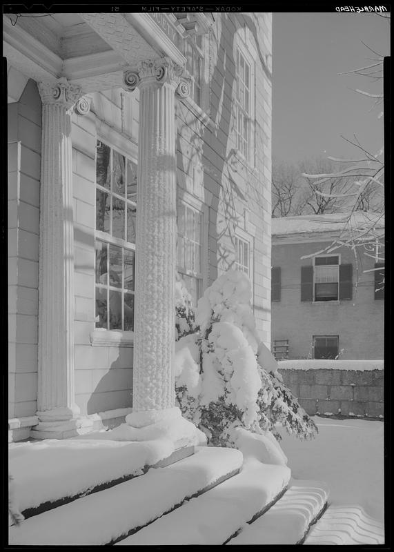 Marblehead, Lee Mansion, snow