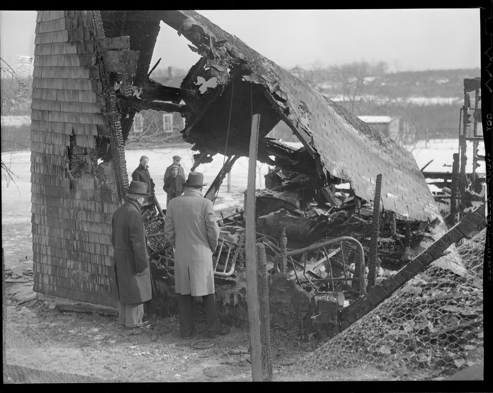 Small building demolished by fire