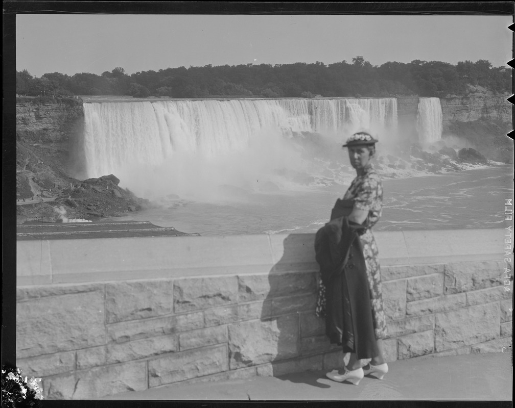 Niagara Falls vacation - Lill & I married 25 years & God bless her