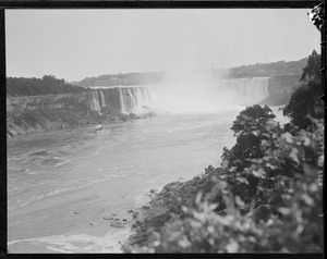 Niagara Falls vacation - "Bald head Jones in foreground"