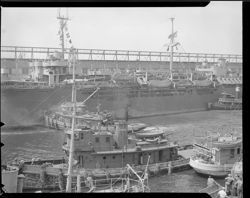 Ship - US Navy transport P 132. Tug boat Mercury - Powhaton in front ...