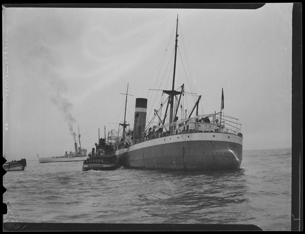 Tugboat "Luna" and the SS "City of Salisbury"
