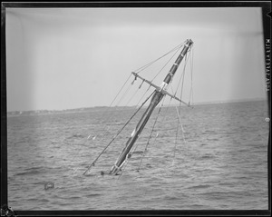 Mast of the sunken ship "O'Hara"