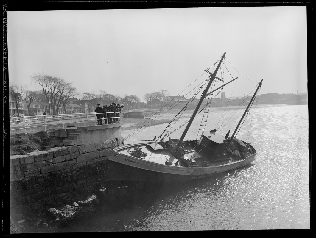 55 foot gill-netter "Liberia C." aground at entrance of Annisquam River