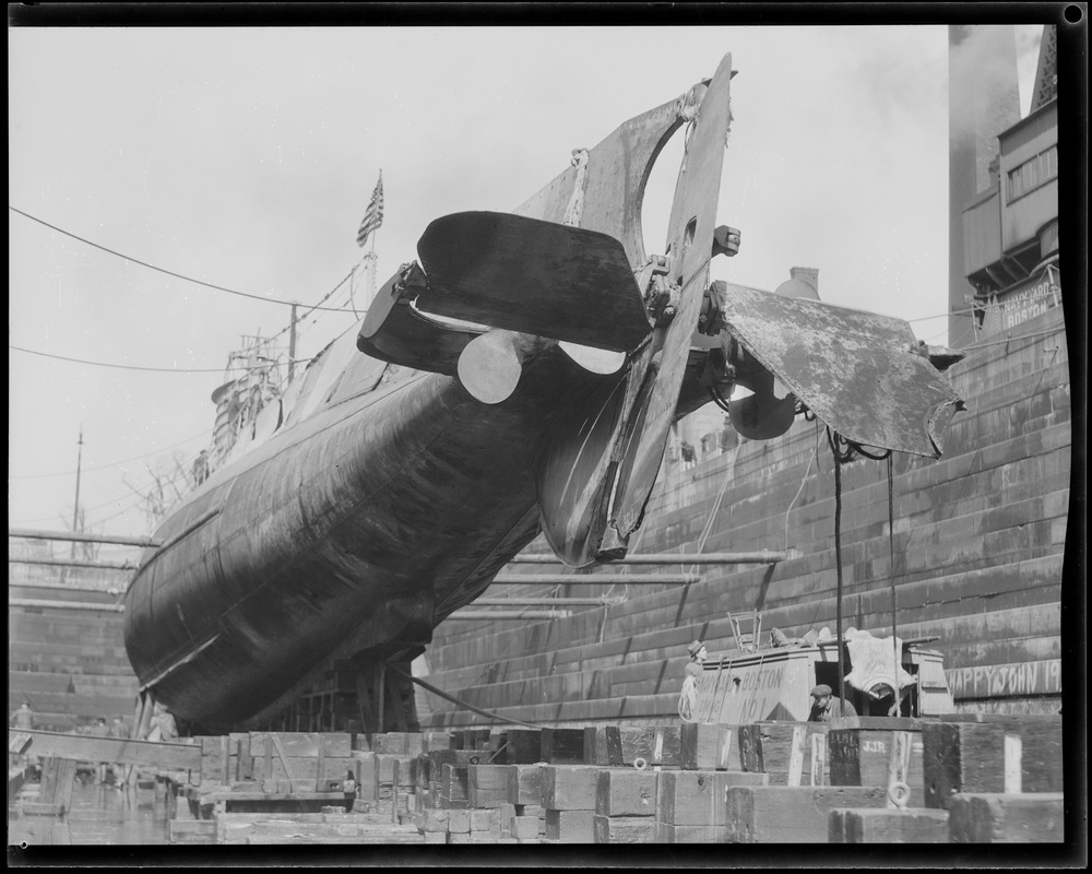 US sub S-19 in navy yard drydock. She ran aground on Nauset Beach in ...