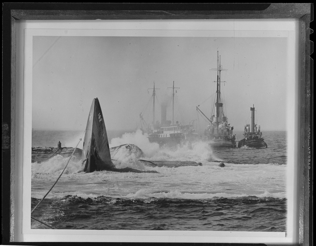 Raising the sub "Squalus" after accident