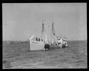 Trawler Felicia from Gloucester coming into fish pier