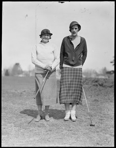 Two women golfers