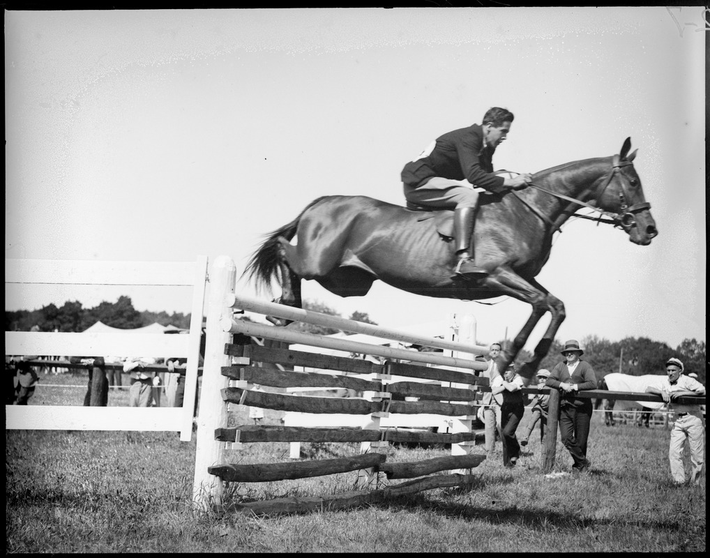 Horse jumping, Millwood Hunt. 2-4 - Stout Fella - Mrs. William B. Song, 2-7 - Martin's Caddy - J.F. Broderick.