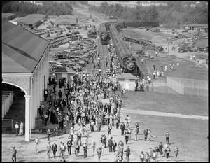 Trains arrive with crowds at Rockingham, Salem, N.H.