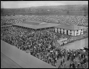 Big crowd at Rockingham races, N.H.
