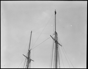 Regular steeple jack on the top masts of the cup defender Mayflower