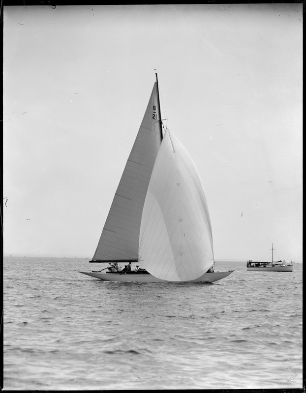 Sailing 8 meter no. 21 - Marblehead