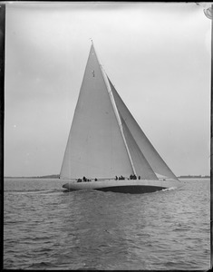 The Yankee with new steel mast