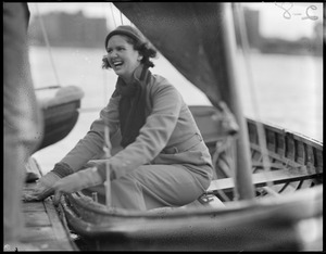 Skipper Elizabeth to race in freezing weather on the Charles
