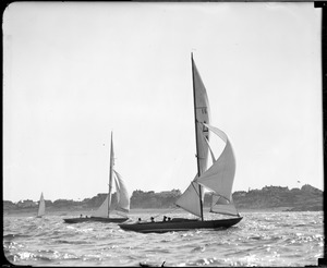 Boats race at Marblehead