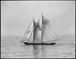 Henry Ford winner of Lipton Cup Fisherman's race