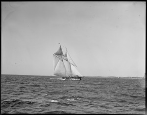 Elsie breaks top mast sailing vs. Bluenose