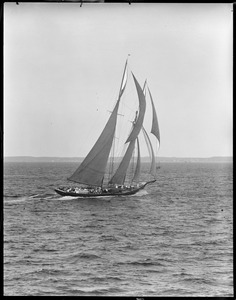 Fishing schooner Henry Ford off Gloucester