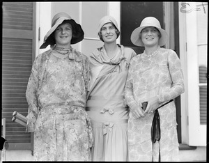 Betty Nuthall / Marjorie Morrill / Edith Cross. Chestnut Hill Courts.