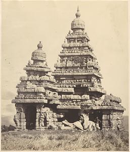 Stone pagoda near the sea, Mahavellipooram
