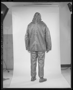 Experimental parka & trousers for wet weather for Marines (back view)