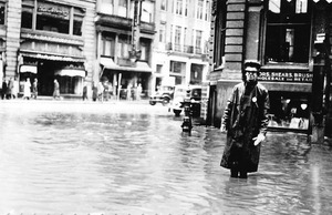 Essex Street flooded with policeman