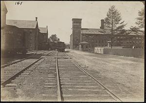 #3 overflow along Race Street