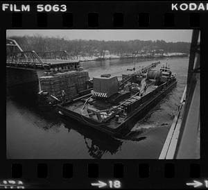 Rocks Bridge opens for tugboats and barge