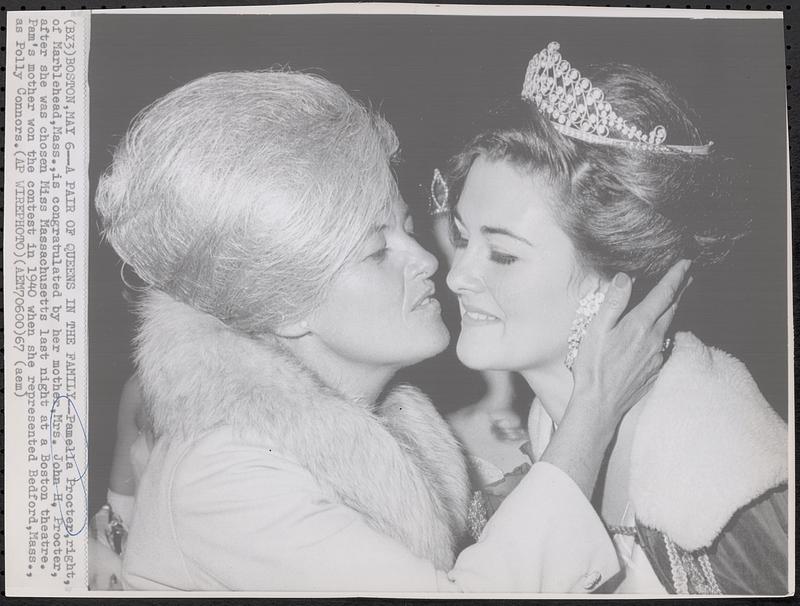 A pair of queens in the family