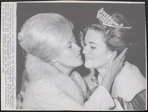 A pair of queens in the family