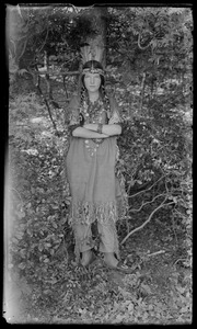 Pageant, MLW. Indian maiden