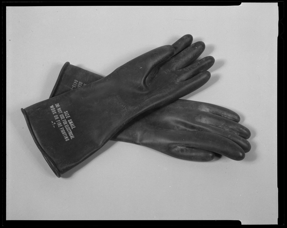 Line item (J-70393) gloves, toxicological agents protective: man's butyl rubber
