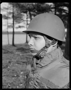 Parachutist M1 helmet with B armor vest