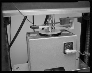 Food science lab, instron instrument with poisson ratio attachment