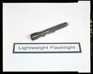 Lightweight flashlight