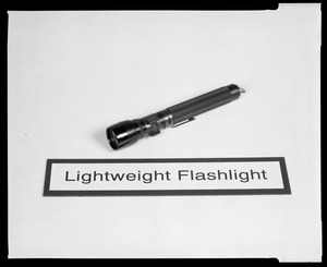 Lightweight flashlight