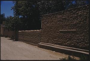 Adobe wall, Albuquerque