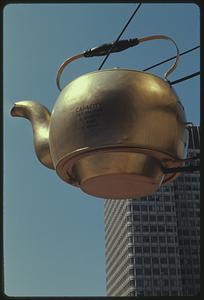 Giant tea kettle sign, Boston