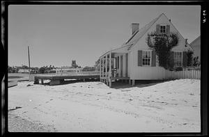 Cottage on Clean Shore, Nantucket