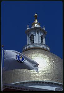 Massachusetts State House dome and Massachusetts State flag, Beacon Hill, Boston