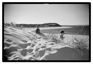 Nito Carolyn & Pablo sand dunes