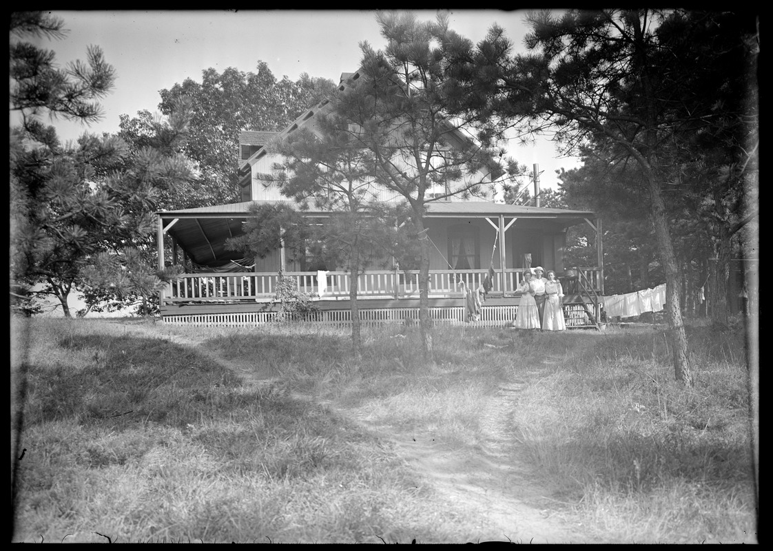 Hoskin's cottage Digital Commonwealth