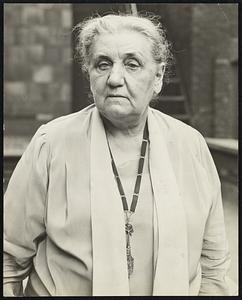 Famous Woman of History. Jane Addams, social reformer and head worker of Hull House, Chicago was born at Cedarville, Illinois in 1860. In 1881 she graduated from Rockford College. She spent two years from 1883 to 1885 in Europe and in 1899 together with Miss Ellen Gates Starr opened the social settlement of Hull House. By her practical methods notable executive gifts and admirable humanitarian spirit, she became one of the foremost leaders of social settlement work in America. In 1919 she was elected president of the international congress of woman at Washington and attended the peace convention at Zurich in that year and in Vienna in 1921