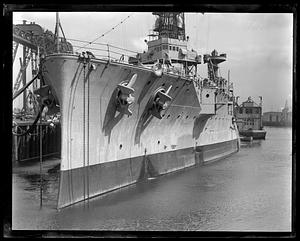 Unidentified battleship, floating machine shop alongside, Navy Yard
