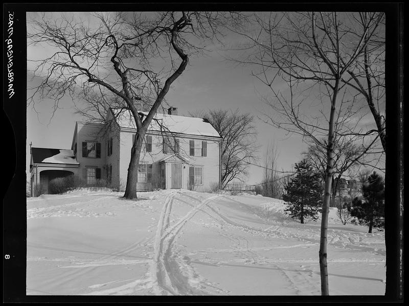 Marblehead, house exterior, snow