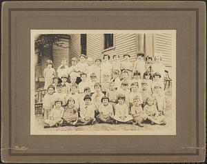 Elementary school class photograph